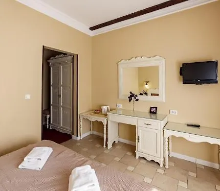 Luxury лакшери מלון בוקובל